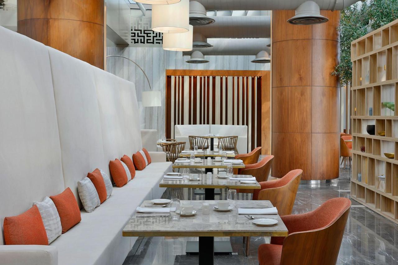 Jeddah Marriott Hotel Madinah Road Экстерьер фото Restaurant interior