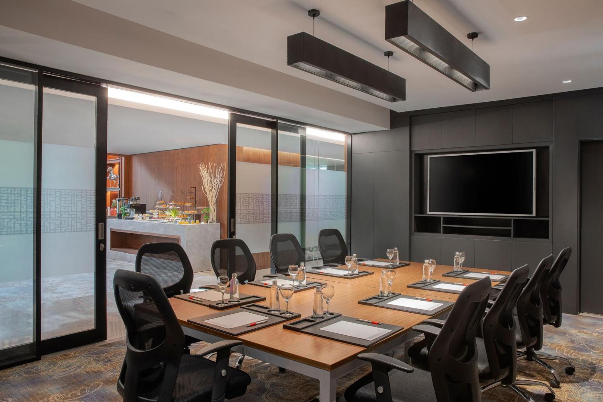 Jeddah Marriott Hotel Madinah Road Экстерьер фото Meeting room