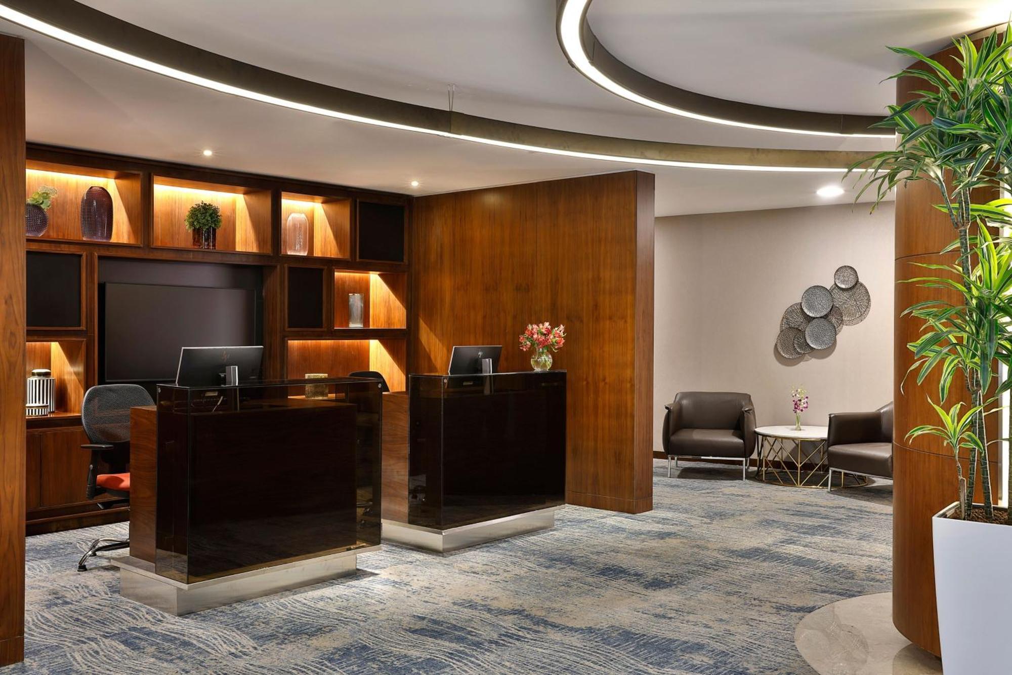 Jeddah Marriott Hotel Madinah Road Экстерьер фото The interior of the lounge